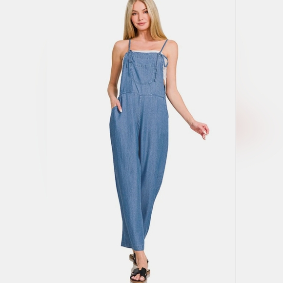 Stylish Women's Blue Denim Overalls - Picture 2 of 12